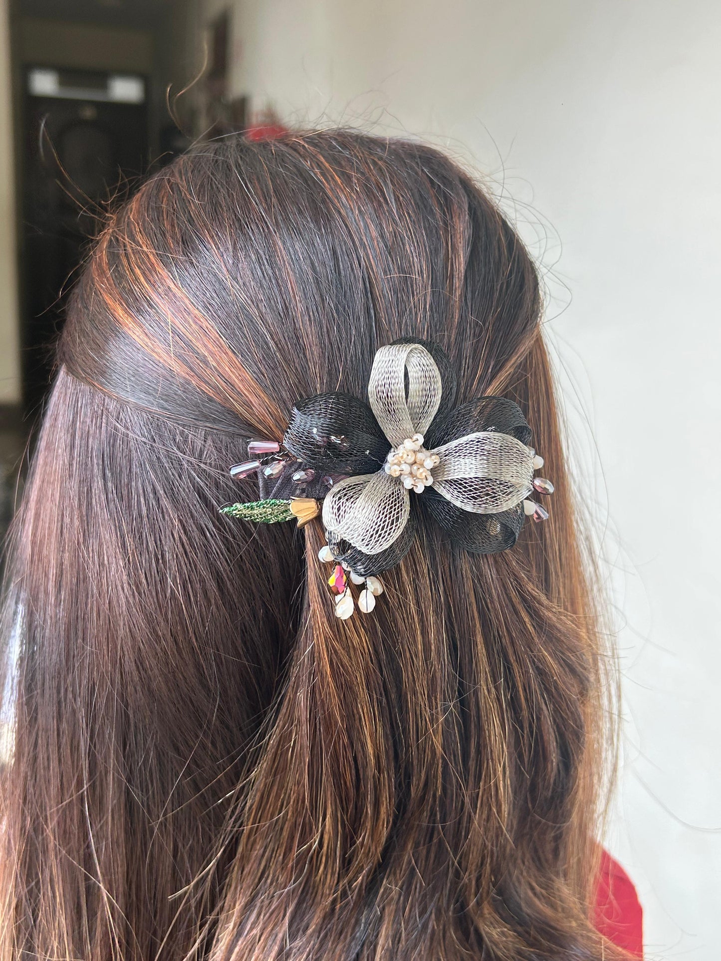 PREMIUM FLORAL BACKPIN