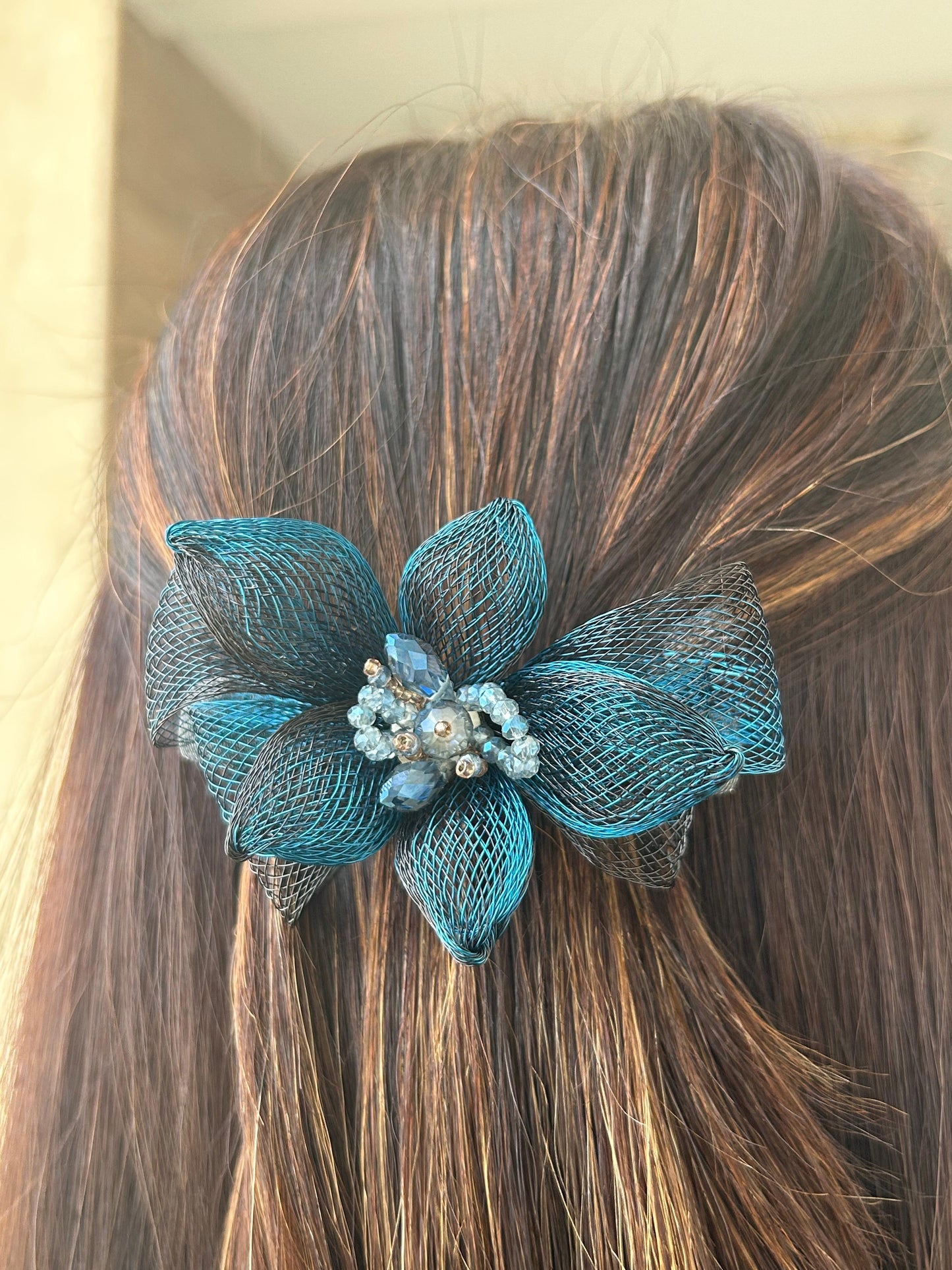 PREMIUM FLORAL BACKPIN