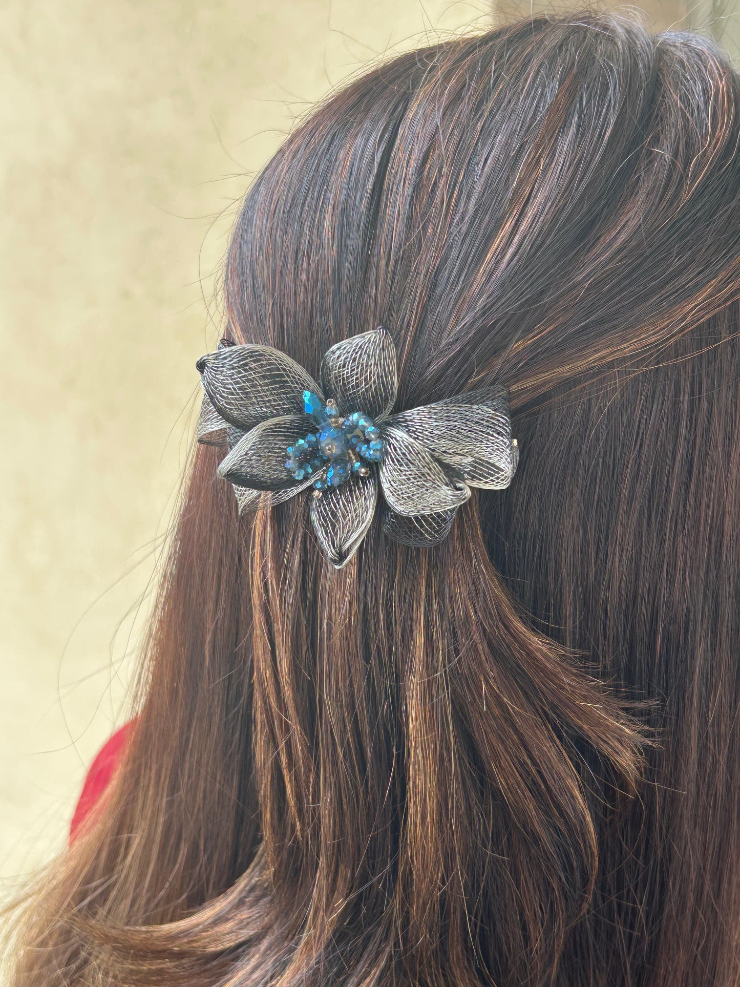 PREMIUM FLORAL BACKPIN