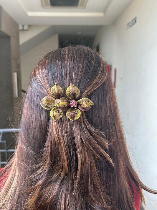 PREMIUM FLORAL BACKPIN