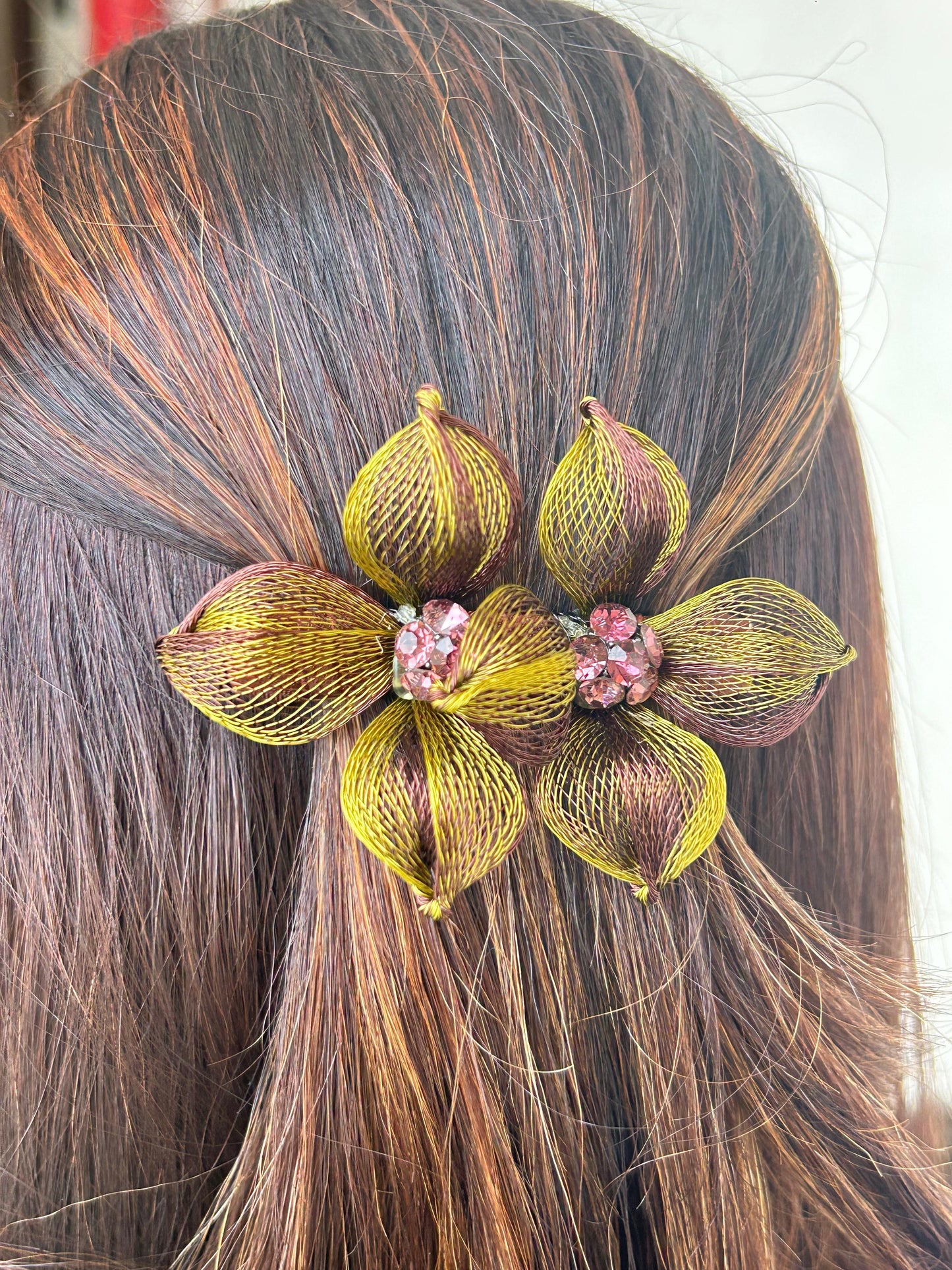 PREMIUM FLORAL BACKPIN