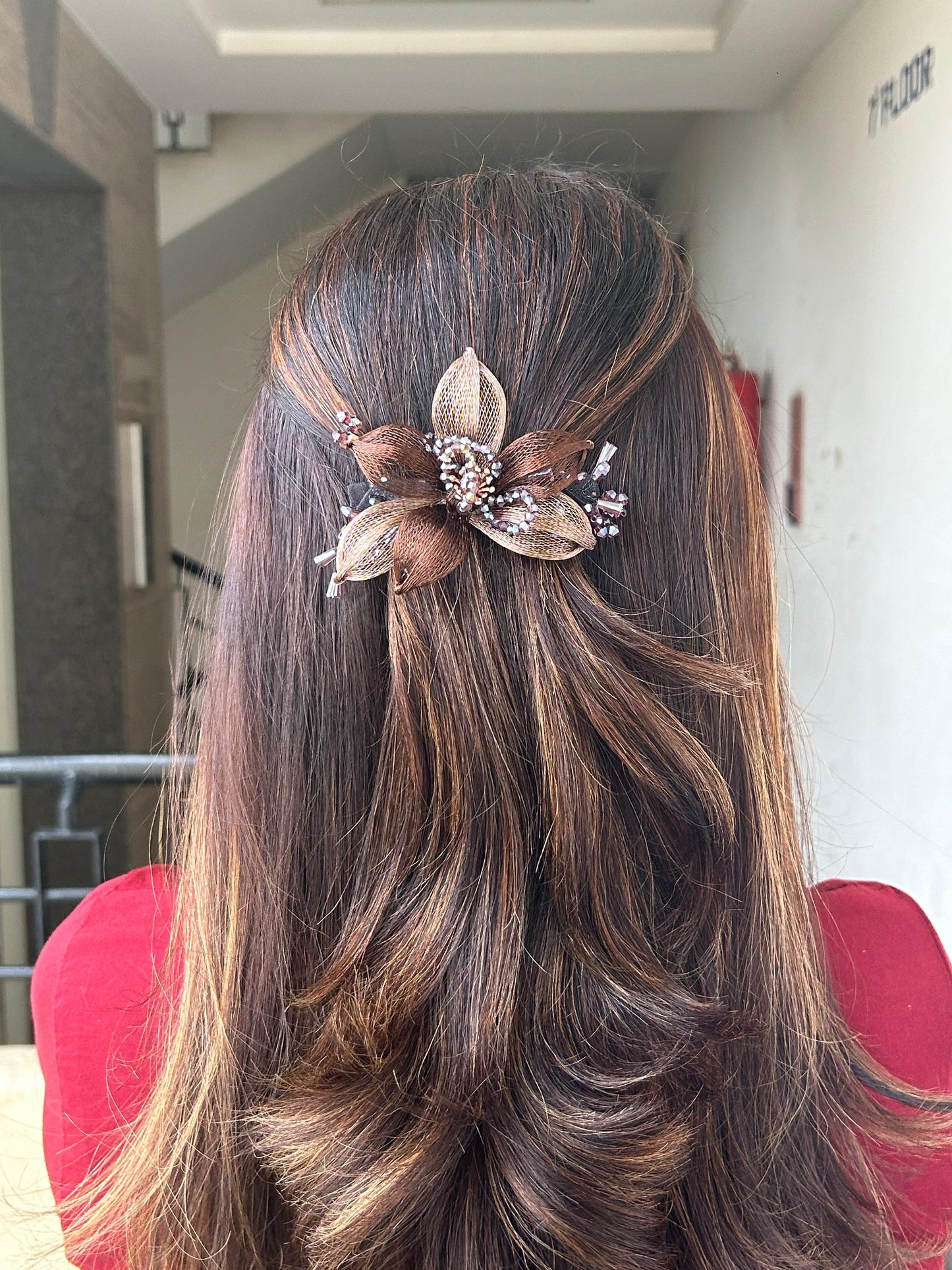 PREMIUM FLORAL BACKPIN