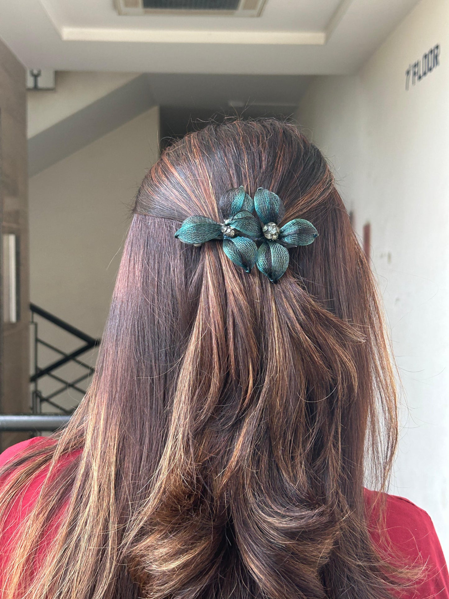 PREMIUM FLORAL BACKPIN