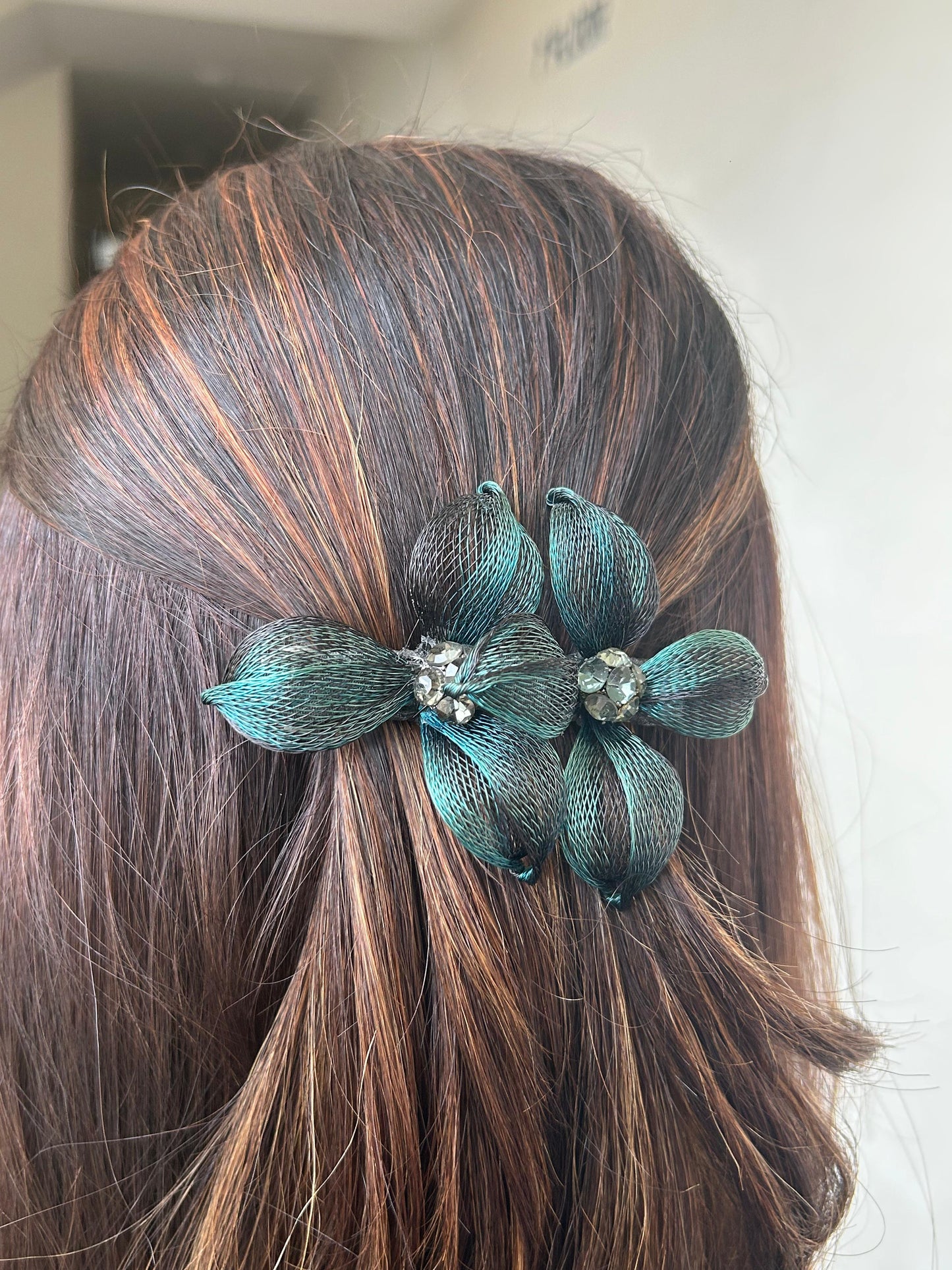 PREMIUM FLORAL BACKPIN