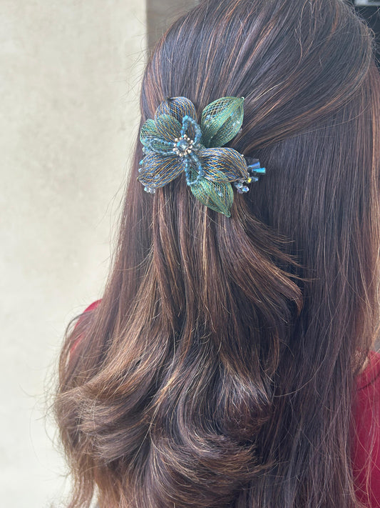 PREMIUM FLORAL BACKPIN