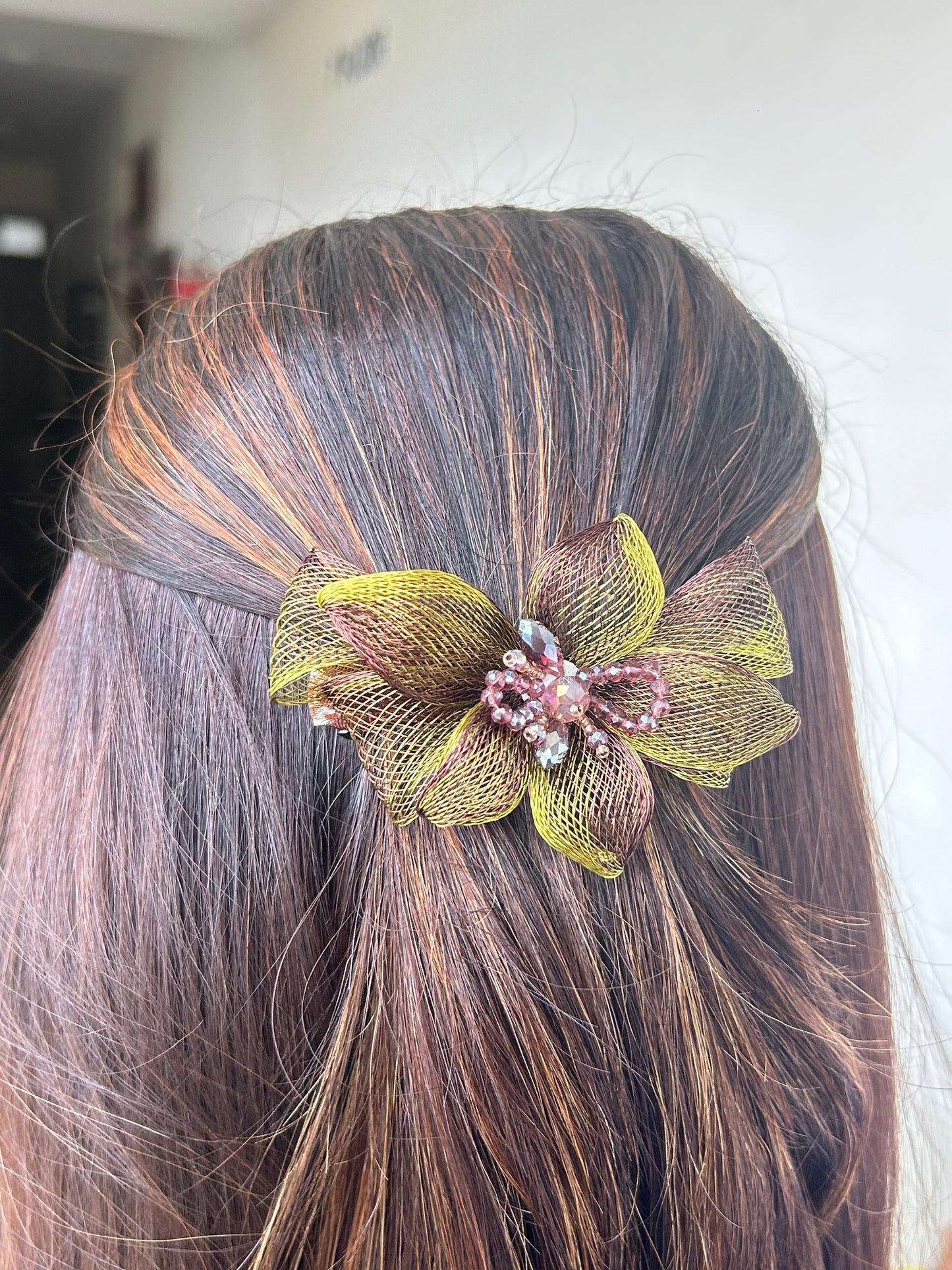 PREMIUM FLORAL BACKPIN