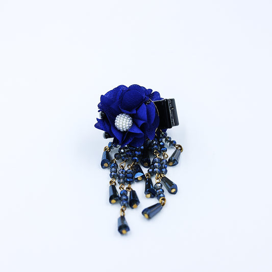 HAIR CLUTCH WITH HANGINGS
