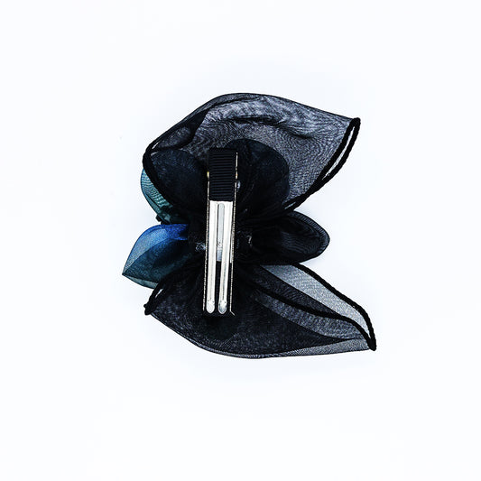 BOW ALLIGATOR PIN