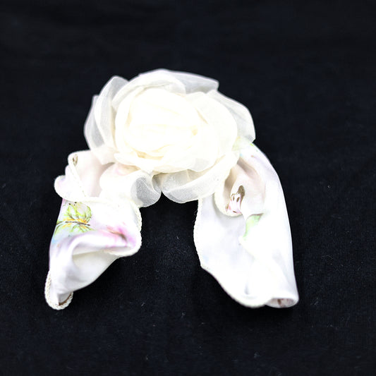 FLOWER ALLIGATOR PIN