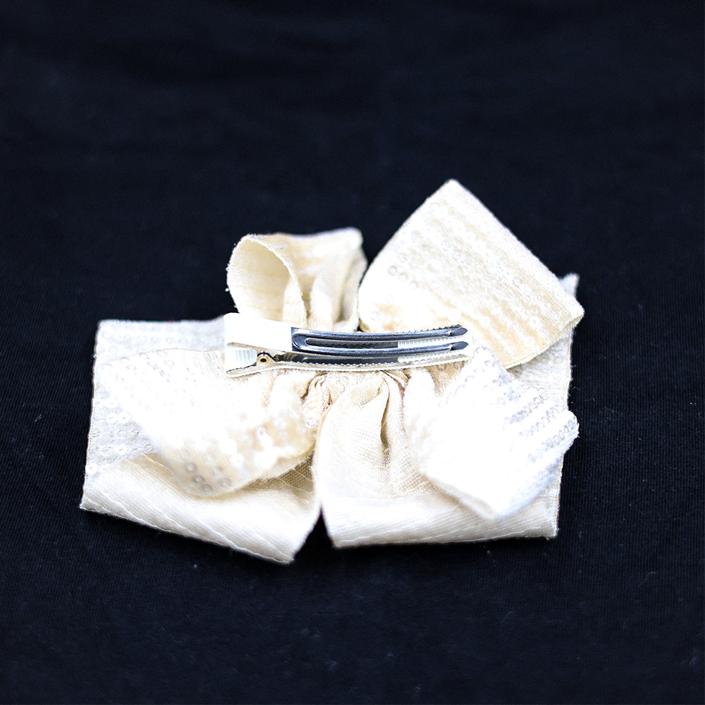 FLOWER ALLIGATOR PIN