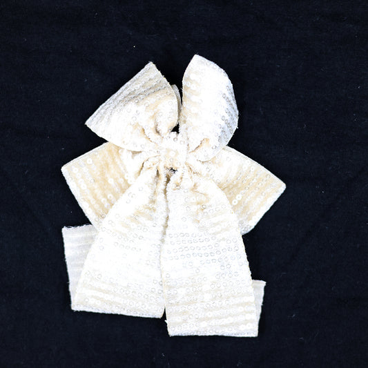 BOW ALLIGATOR PIN