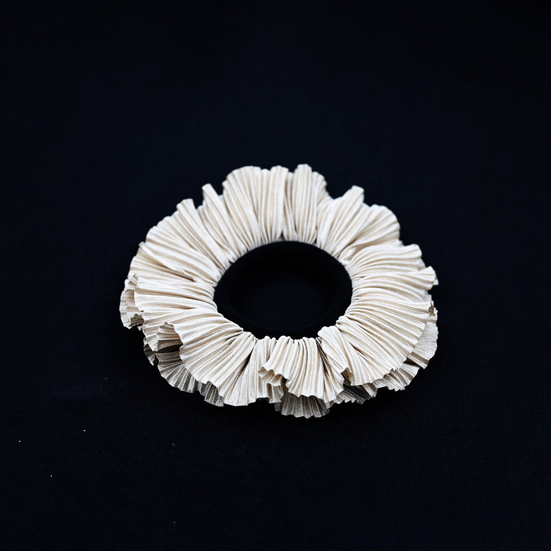 PREMIUM SCRUNCHIE - BEIGE PREMIUM