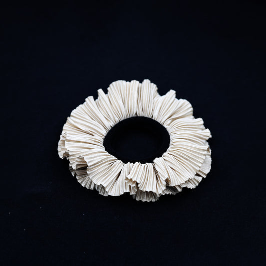 PREMIUM SCRUNCHIE - BEIGE PREMIUM