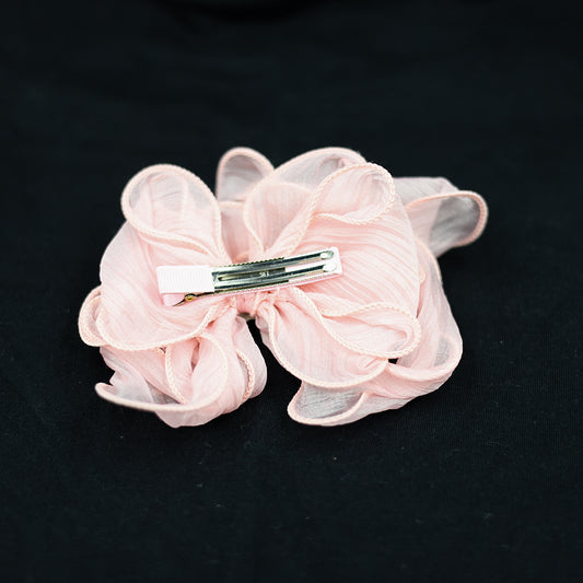 BOW ALLIGATOR PIN