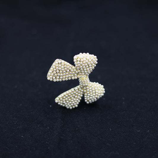 BOW ALIGATOR PIN