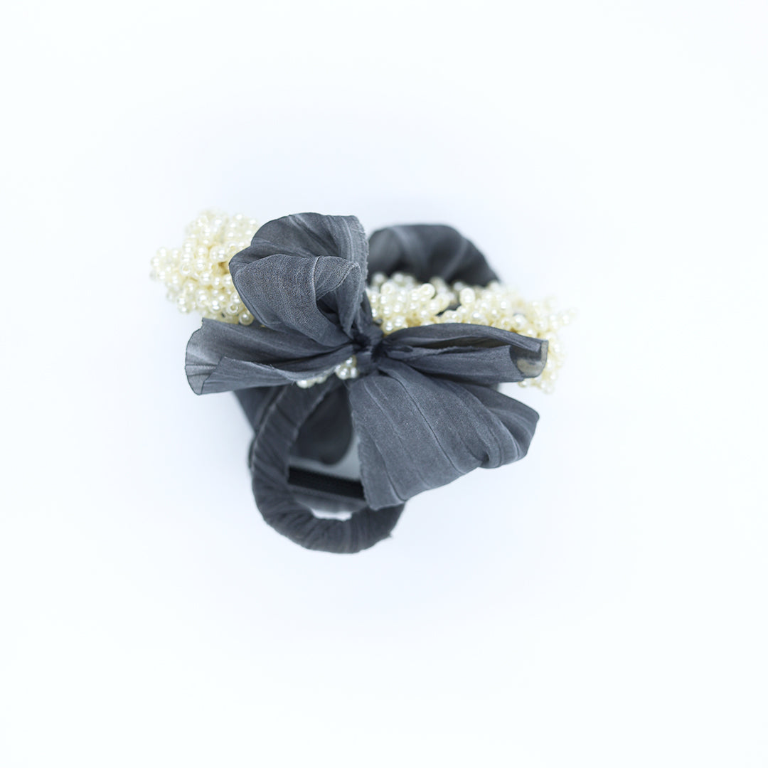 PREMIUM HAIR CLUTCH WITH PEARLWORK