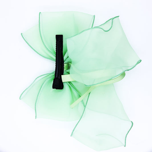 BOW ALLIGATOR PIN