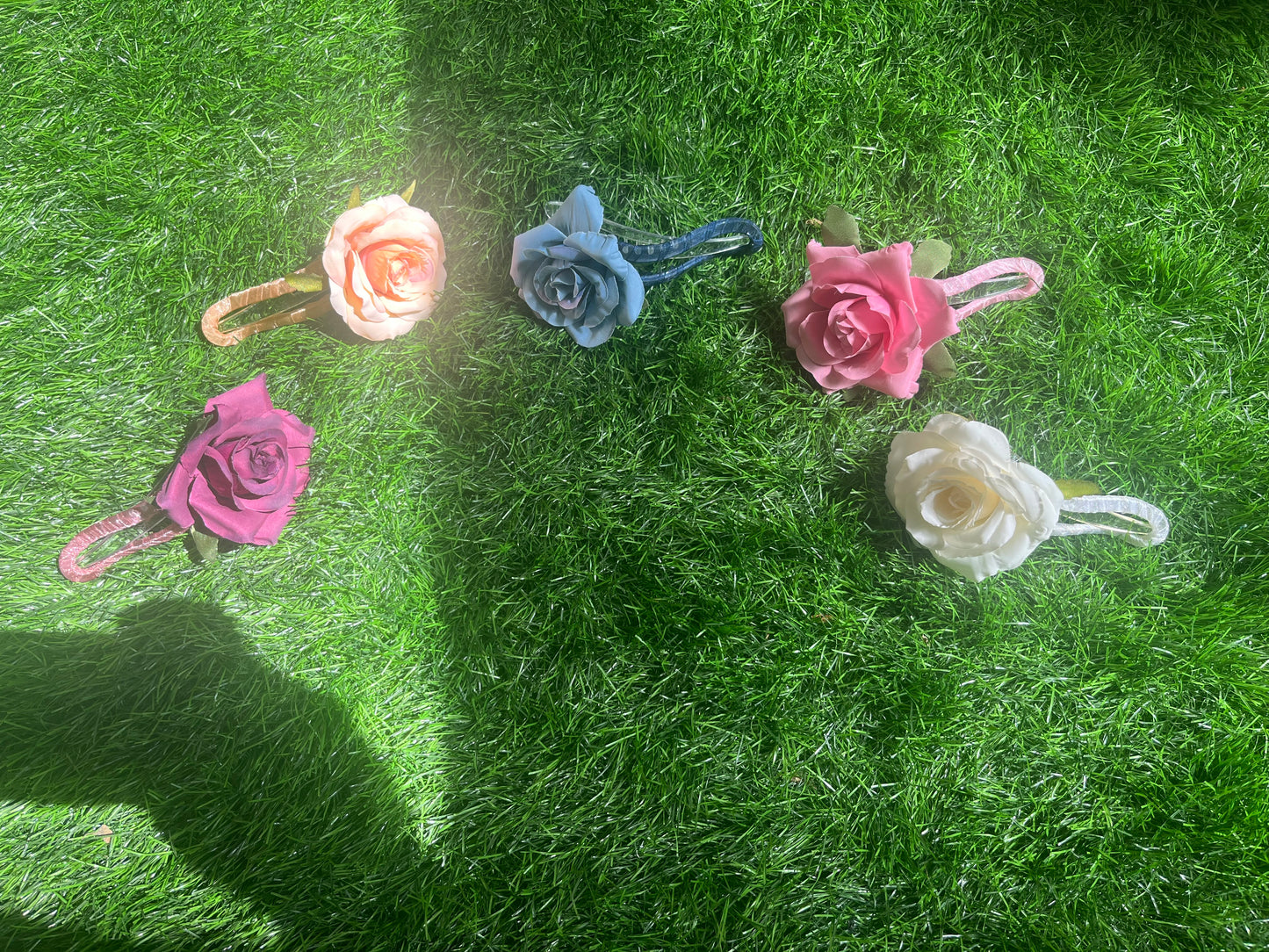 Exclusive Rose Floral Crow Clip