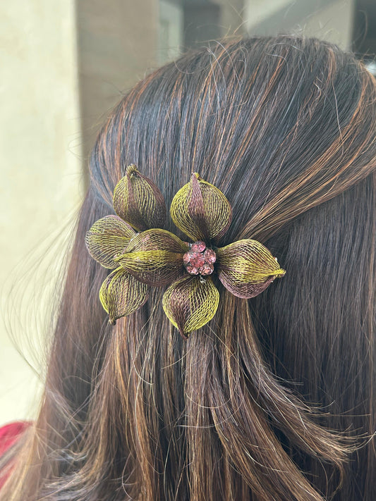 PREMIUM FLORAL BACKPIN