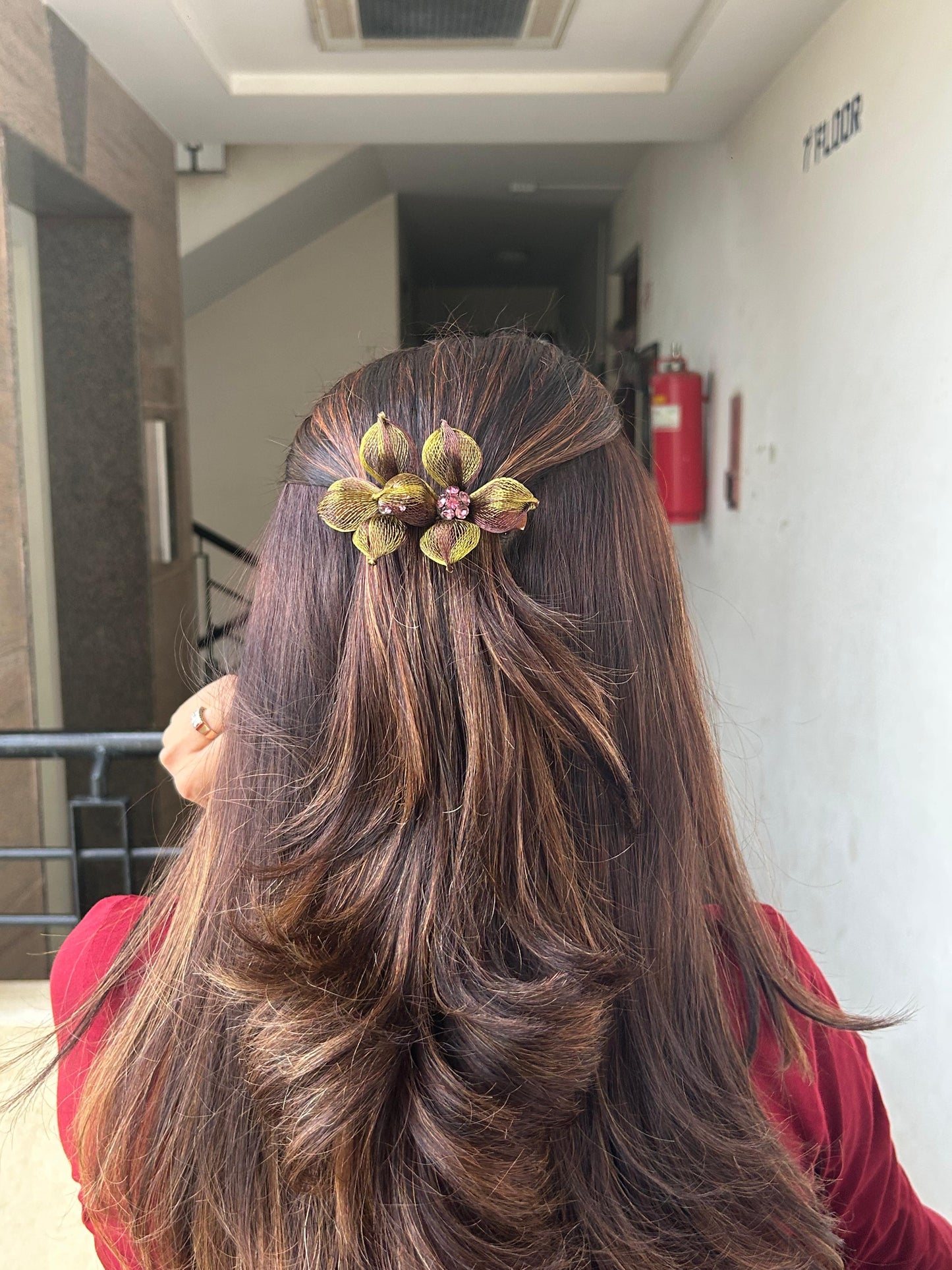 PREMIUM FLORAL BACKPIN