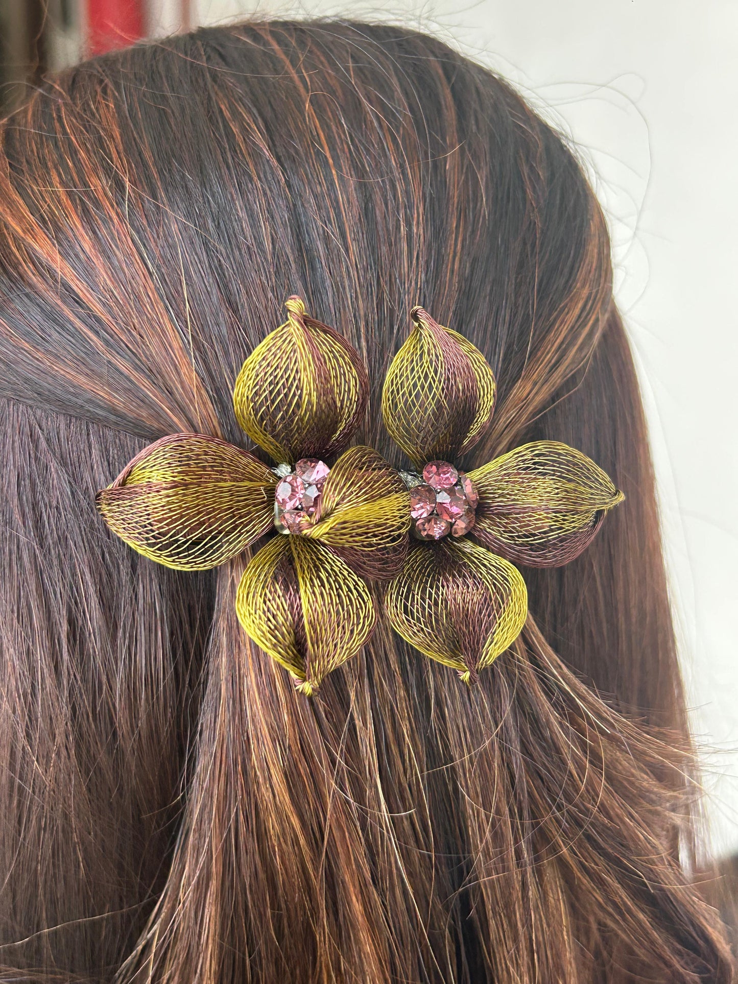 PREMIUM FLORAL BACKPIN