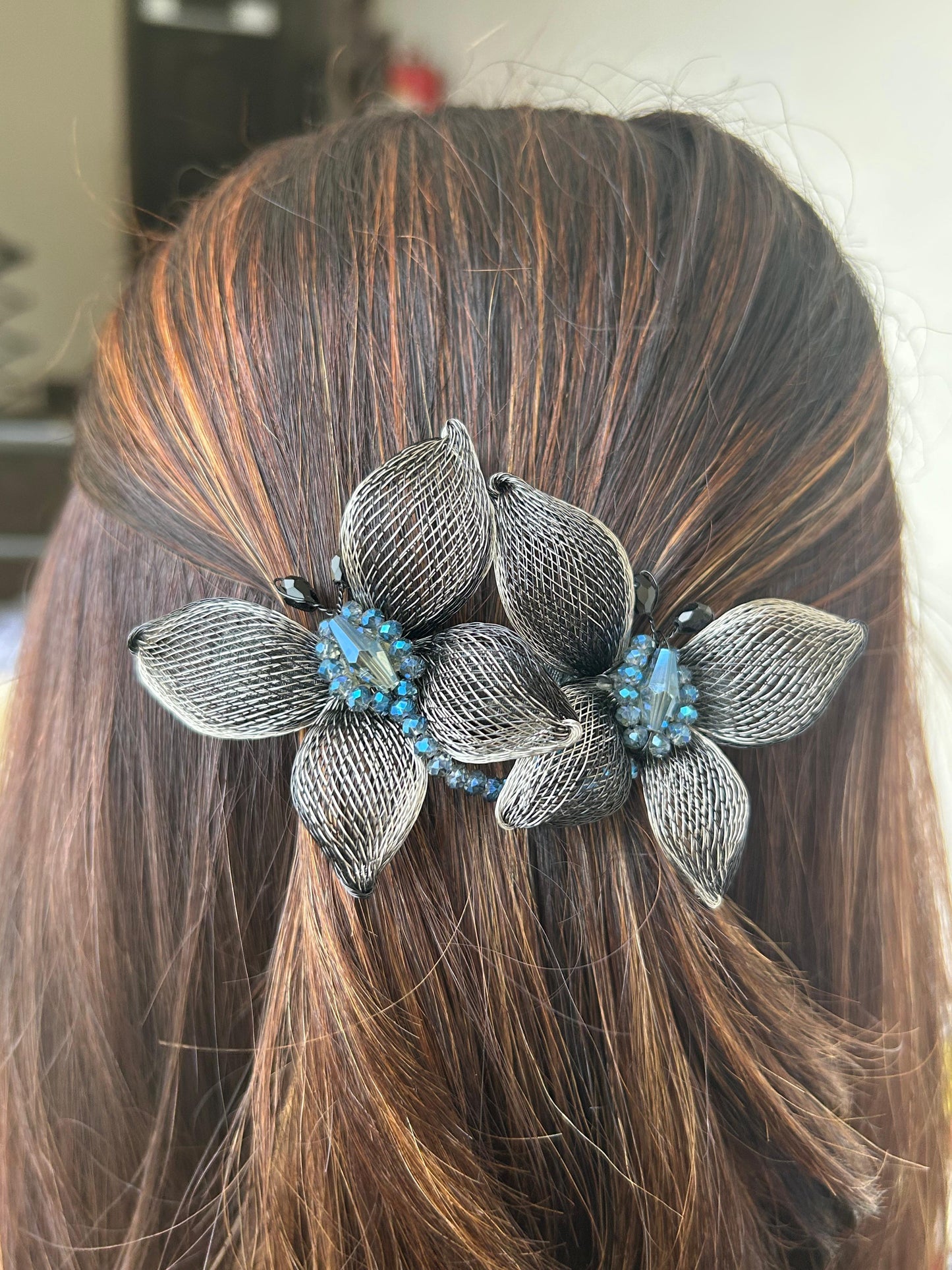 PREMIUM FLORAL BACKPIN
