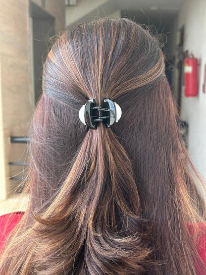 PEARL HAIR CLUTCH