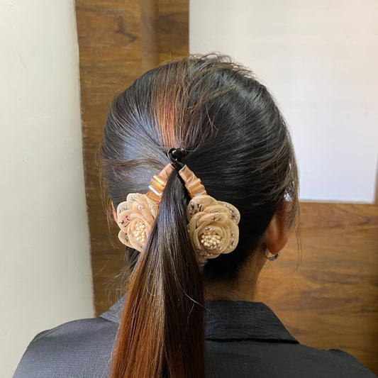 Rose and Crystal Fish clip-Light Peach