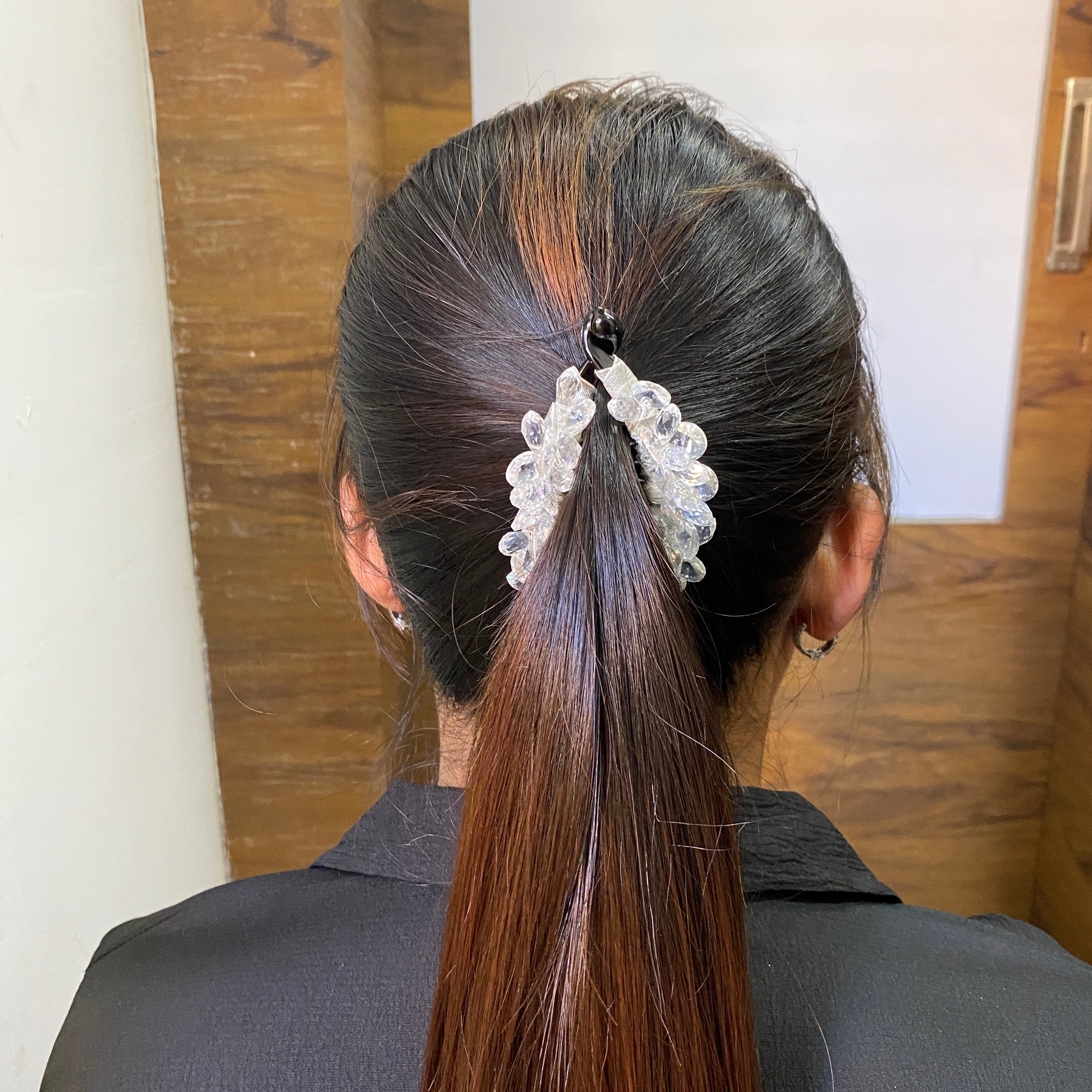 Cluster Crystal Fish clip-White